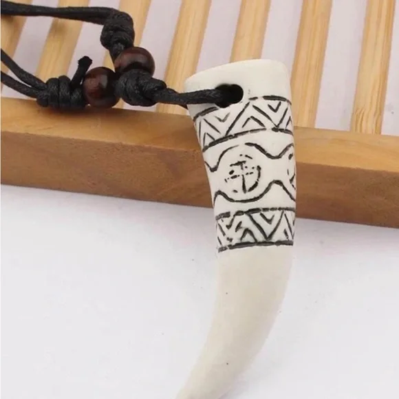New Unisex White Carved Handmade Horn Wolf Fang Wood Beaded Leather Necklace - Picture 5 of 9